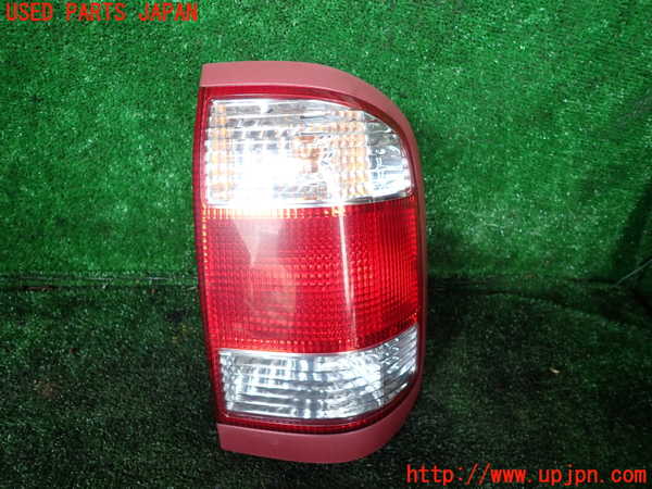 1UPJ-33501530]テラノ(TR50)右テールランプ 中古_m0001.jpg