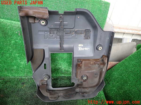 1UPJ-33502160]テラノ(TR50)エンジンアッパーカバー 中古_m0004.jpg
