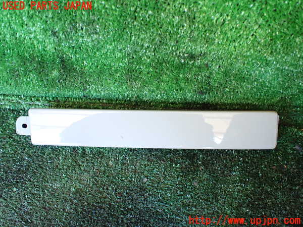 5UPJ-33511142]ハイラックスサーフ(KZN185W)左ヘッドライトリム 中古_m0001.jpg