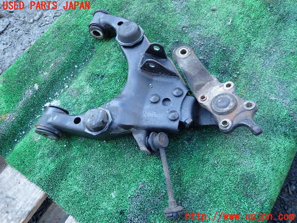 1UPJ-33515176]ハイラックスサーフ(KZN185W)右フロントロアアーム1 中古_m0001.jpg