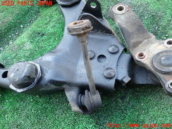 1UPJ-33515176]ハイラックスサーフ(KZN185W)右フロントロアアーム1 中古_m0002.jpg