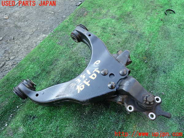 1UPJ-33515176]ハイラックスサーフ(KZN185W)右フロントロアアーム1 中古_m0003.jpg
