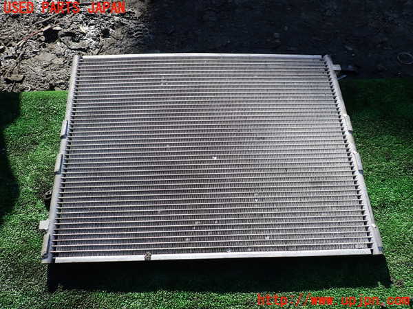 1UPJ-33516031]ハイラックスサーフ(KZN185W)エアコンコンデンサー1 中古_m0002.jpg