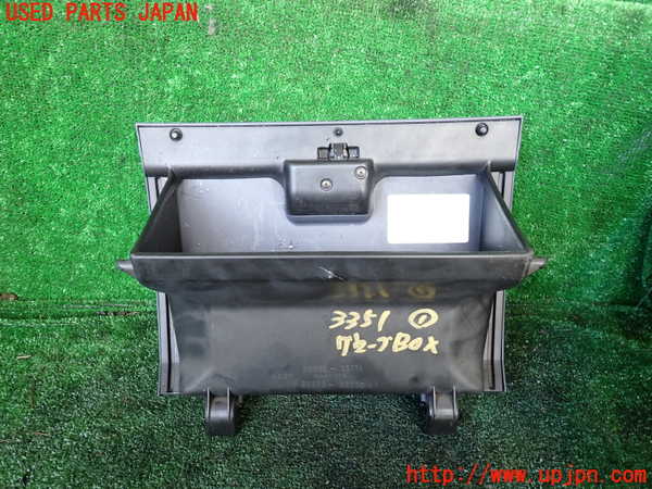 1UPJ-33517516]ハイラックスサーフ(KZN185W)グローブボックス1 中古_m0004.jpg