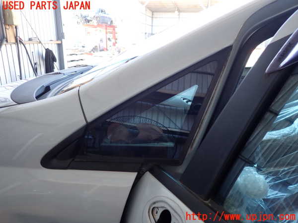 2UPJ-33521202]フィアット・プントエヴォ(199144)左フロント三角窓ガラス 中古 PILKINGTON M3232 43R-001583_m0001.jpg