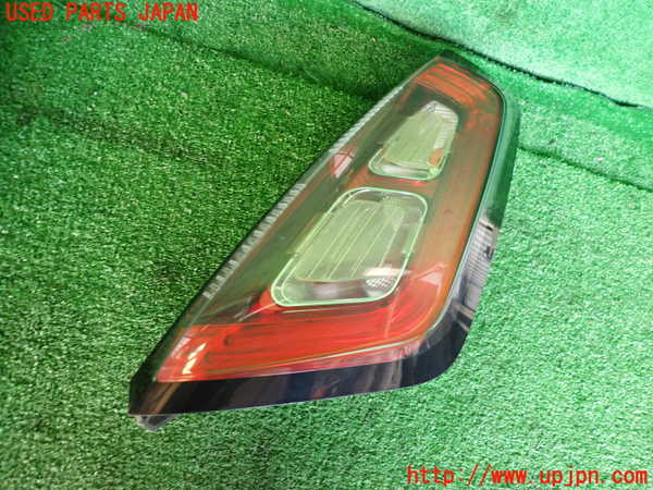 2UPJ-33521530]フィアット・プントエヴォ(199144)右テールランプ 中古_m0001.jpg