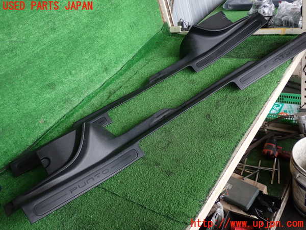 2UPJ-33527740]フィアット・プントエヴォ(199144)スカッフプレート 中古_m0001.jpg