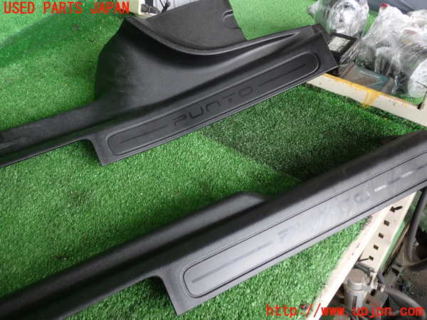 2UPJ-33527740]フィアット・プントエヴォ(199144)スカッフプレート 中古_m0002.jpg