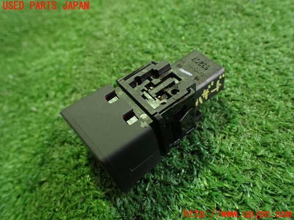 2UPJ-33546290]ノート e-POWER NISMO(HE12)ハザードスイッチ 中古_m0002.jpg