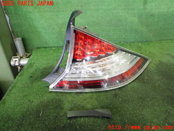 2UPJ-33551530]CR-Z(ZF1)右テールランプ 中古_m0001.jpg