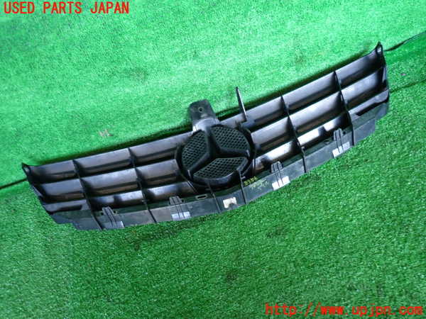 2UPJ-33561050]ベンツ A180(169032)(169)ラジエターグリル 中古_m0004.jpg