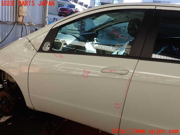 2UPJ-33561260]ベンツ A180(169032)(169)左前ドア 中古(43R-001582 M324)_m0001.jpg