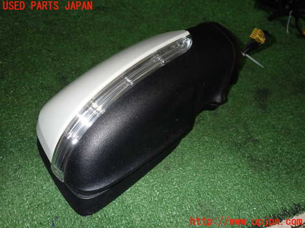 2UPJ-33561210]ベンツ A180(169032)(169)右ドアミラー 中古_m0002.jpg