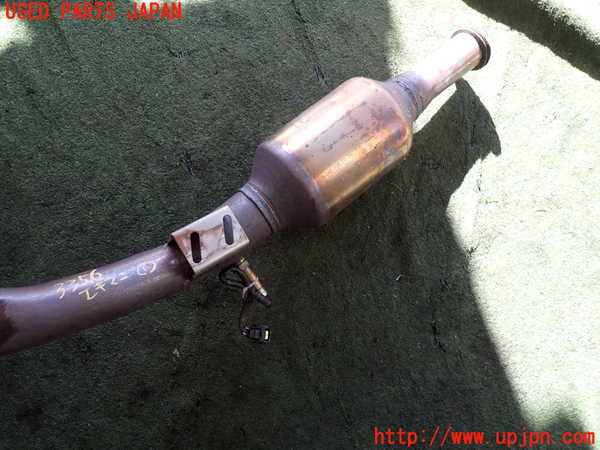 2UPJ-33562041]ベンツ A180(169032)(169)エキマニ1 触媒 マニバーター 中古_m0003.jpg