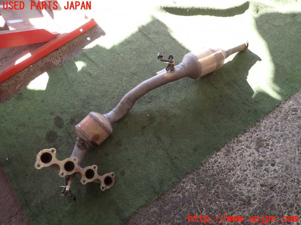 2UPJ-33562041]ベンツ A180(169032)(169)エキマニ1 触媒 マニバーター 中古_m0004.jpg