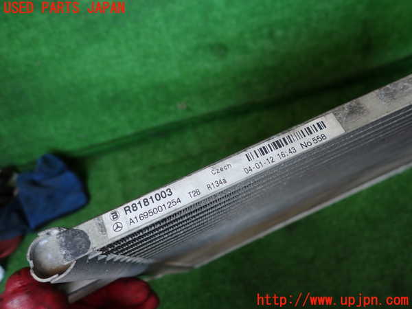 2UPJ-33566031]ベンツ A180(169032)(169)エアコンコンデンサー1 中古_m0002.jpg
