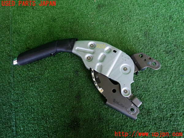 2UPJ-33567550]ベンツ A180(169032)(169)サイドブレーキレバー 中古_m0001.jpg