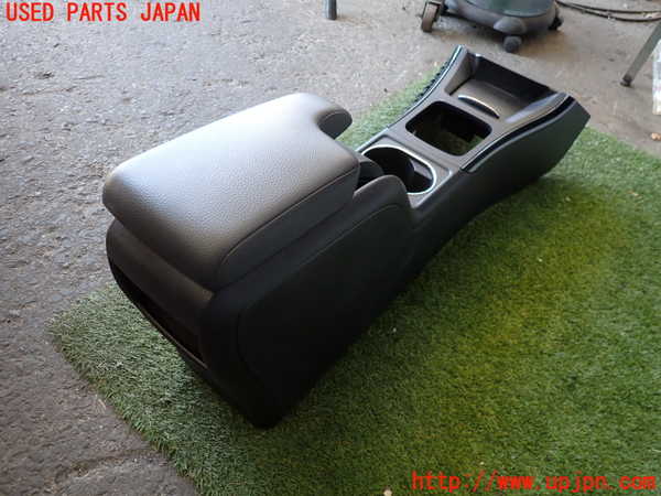 2UPJ-33567540]ベンツ A180(169032)(169)センターコンソール 中古_m0002.jpg