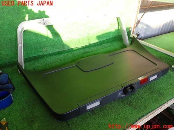 2UPJ-33561578]ベンツ A180(169032)(169)バックドア内張り 中古_m0001.jpg