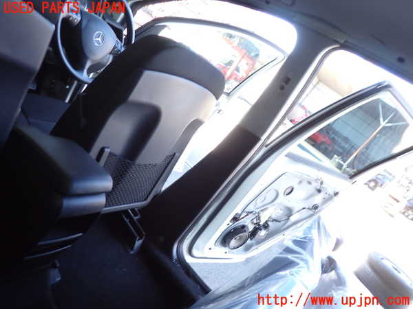 2UPJ-33567665]ベンツ A180(169032)(169)右センターピラートリム 中古_m0001.jpg