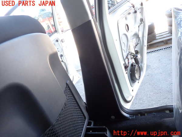 2UPJ-33567665]ベンツ A180(169032)(169)右センターピラートリム 中古_m0003.jpg