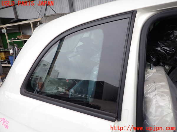 2UPJ-33571380]フィアット・500(31209)右クォーターガラス 中古 PILKINGTON M3232 43R-001583_m0001.jpg