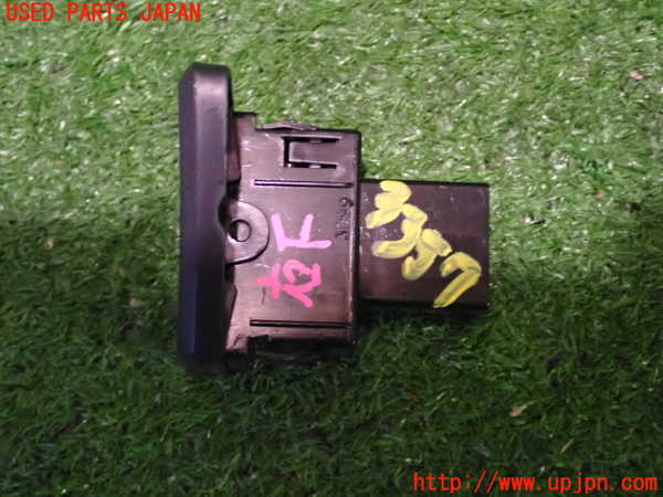 2UPJ-33576240]フィアット・500(31209)右パワーウィンドウスイッチ 中古_m0002.jpg