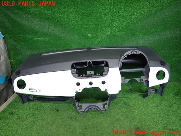 2UPJ-33577505]フィアット・500(31209)ダッシュボード 中古_m0001.jpg