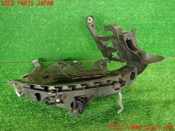 2UPJ-33581140]アウディ・A4(8KCDN)右ヘッドライトリム 中古_m0001.jpg