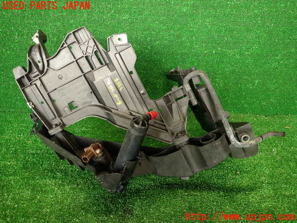 2UPJ-33581142]アウディ・A4(8KCDN)左ヘッドライトリム 中古_m0002.jpg