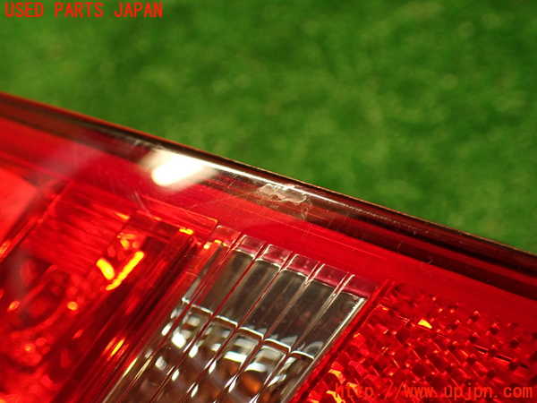 2UPJ-33581536]アウディ・A4(8KCDN)左テールランプ 中古_m0003.jpg
