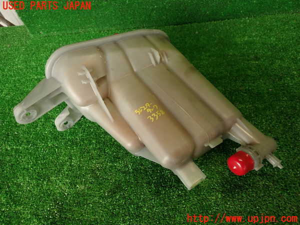 2UPJ-33582410]アウディ・A4(8KCDN)ラジエータータンク 中古_m0002.jpg