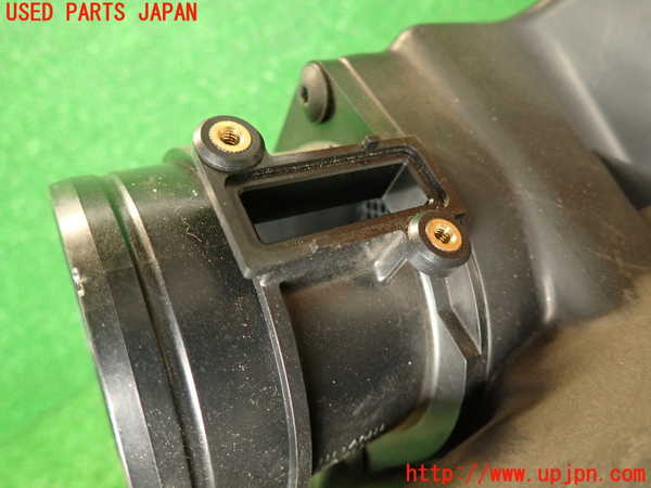 2UPJ-33582560]アウディ・A4(8KCDN)エアクリーナーボックス 中古_m0003.jpg