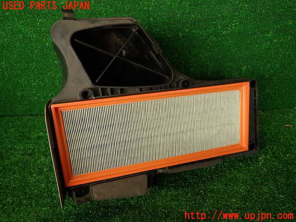 2UPJ-33582560]アウディ・A4(8KCDN)エアクリーナーボックス 中古_m0004.jpg