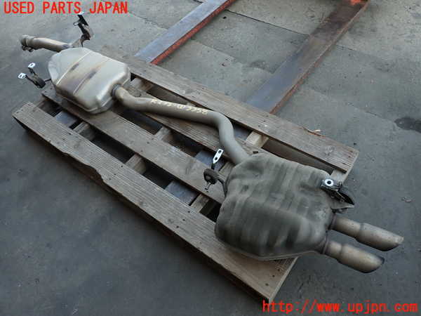 2UPJ-33582671]アウディ・A4(8KCDN)リアマフラー1 中古_m0001.jpg