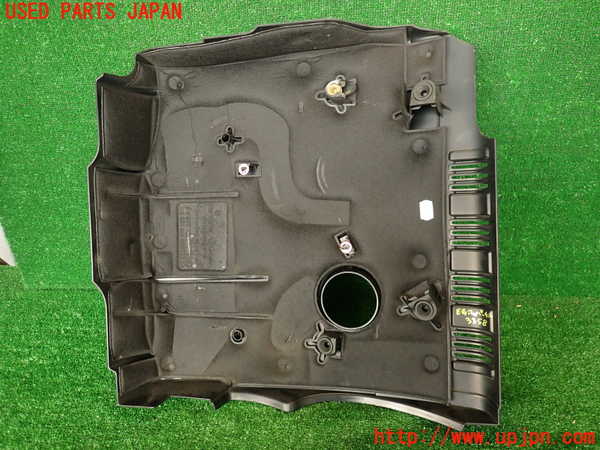 2UPJ-33582160]アウディ・A4(8KCDN)エンジンアッパーカバー 中古_m0004.jpg