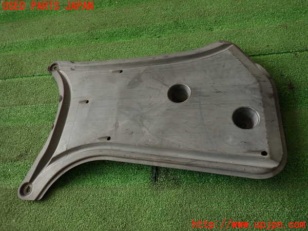 2UPJ-33581722]アウディ・A4(8KCDN)アンダーカバー2 中古_m0001.jpg