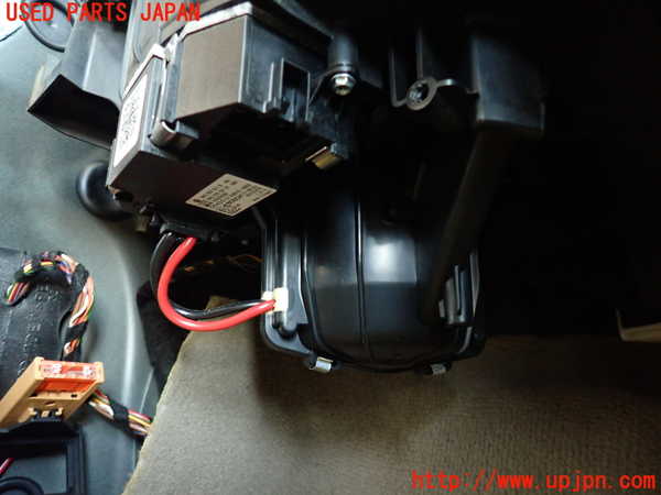 2UPJ-33586081]アウディ・A4(8KCDN)エバポレーター1 中古_m0002.jpg