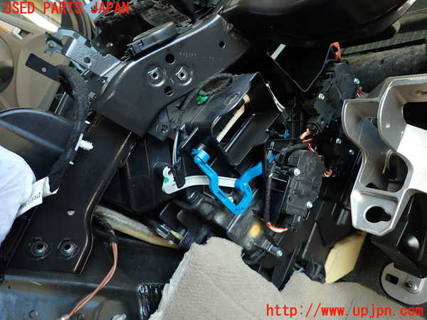 2UPJ-33586081]アウディ・A4(8KCDN)エバポレーター1 中古_m0003.jpg