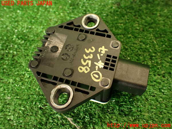 2UPJ-33586381]アウディ・A4(8KCDN)センサー1 中古_m0002.jpg