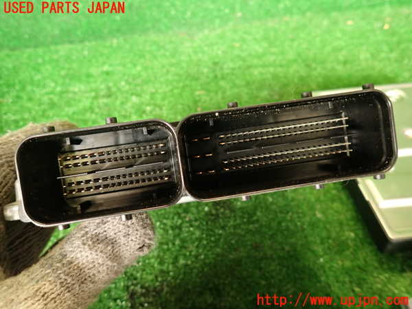 2UPJ-33586110]アウディ・A4(8KCDN)エンジンコンピューター 中古_m0003.jpg