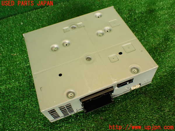 2UPJ-33586146]アウディ・A4(8KCDN)コンピューター1 (ラジオチューナー) 中古_m0002.jpg