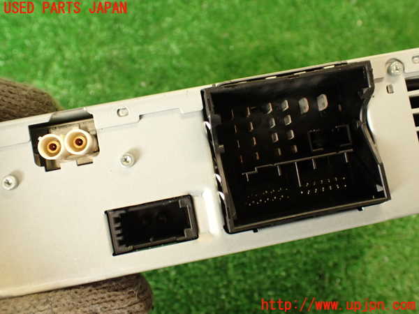 2UPJ-33586146]アウディ・A4(8KCDN)コンピューター1 (ラジオチューナー) 中古_m0003.jpg