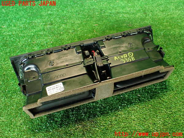 2UPJ-33587526]アウディ・A4(8KCDN)エアコン吹き出し口1 (真中) 中古_m0003.jpg