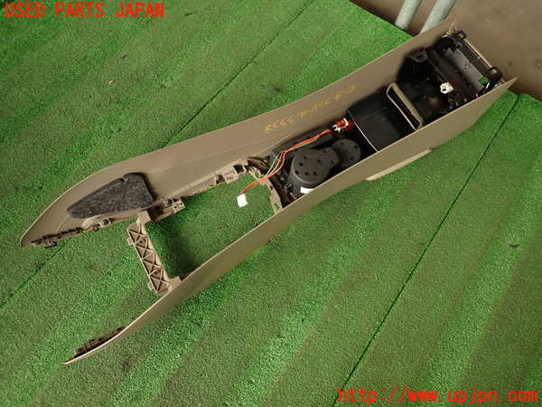 2UPJ-33587540]アウディ・A4(8KCDN)センターコンソール (ジャンク品) 中古_m0005.jpg