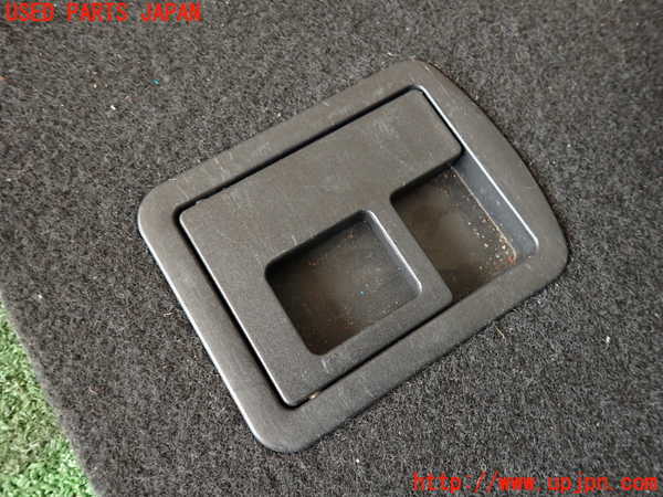 2UPJ-33587771]アウディ・A4(8KCDN)ラゲッジトレイ1 中古_m0002.jpg