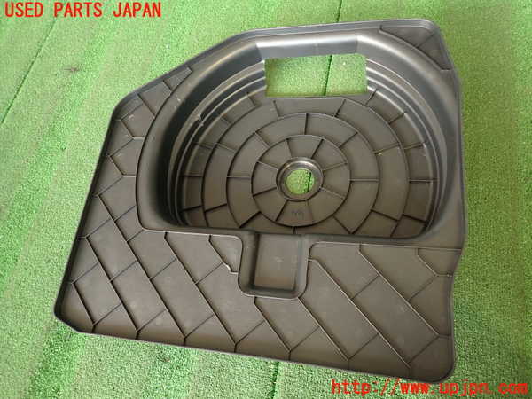 2UPJ-33587772]アウディ・A4(8KCDN)ラゲッジトレイ2 中古_m0001.jpg