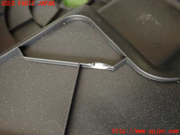 2UPJ-33587772]アウディ・A4(8KCDN)ラゲッジトレイ2 中古_m0002.jpg