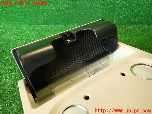 2UPJ-33586411]アウディ・A4(8KCDN)ルームランプ1 (1列目真中) 中古_m0002.jpg