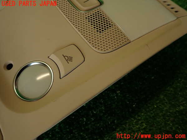 2UPJ-33586411]アウディ・A4(8KCDN)ルームランプ1 (1列目真中) 中古_m0003.jpg